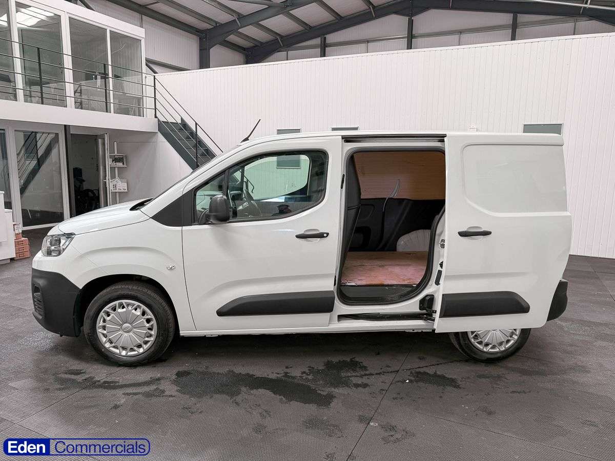A 2023 CITROEN BERLINGO 1.5 BlueHDi 1000 Enterprise Edition M SWB Euro 6 (s/s) (100 ps) APPLE CAR P A 2023 CITROEN BERLINGO 1.5 BlueHDi 1000 Enterprise Edition M SWB Euro 6 (s/s) (100 ps) APPLE CAR P