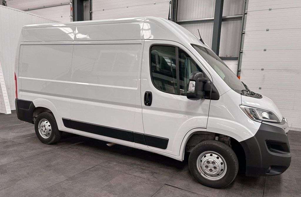 A 2023 CITROEN RELAY 2.2 BlueHDi 35 Enterprise Edition L2 High Roof Euro 6 (s/s) (140 ps) A 2023 CITROEN RELAY 2.2 BlueHDi 35 Enterprise Edition L2 High Roof Euro 6 (s/s) (140 ps)