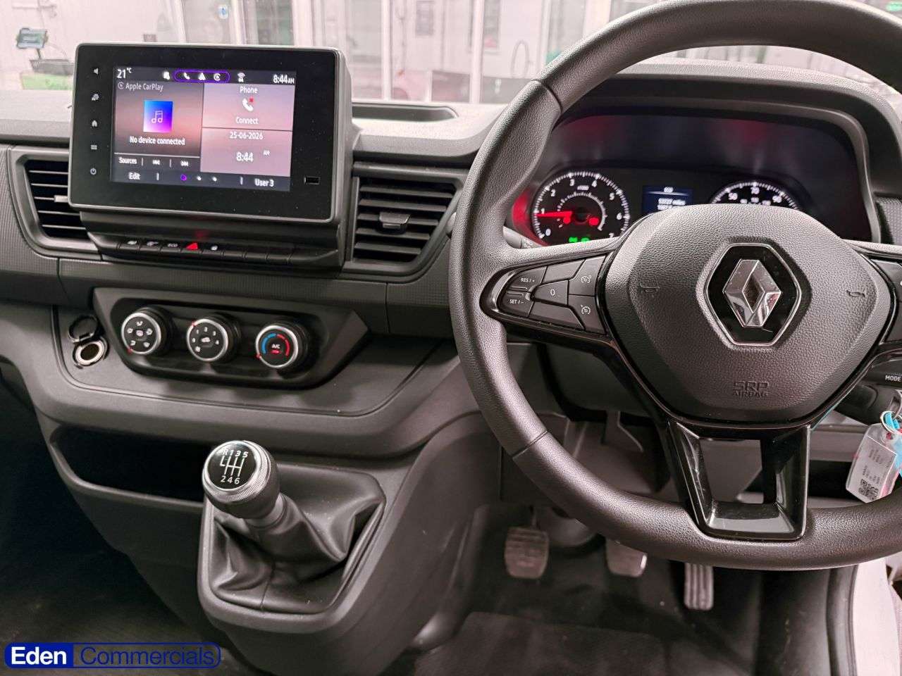 A 2023 RENAULT TRAFIC 2.0 dCi Blue SL28 Business+ L1 H1 Euro 6 (s/s) (130 ps) ONE OWNER LOW MILAG A 2023 RENAULT TRAFIC 2.0 dCi Blue SL28 Business+ L1 H1 Euro 6 (s/s) (130 ps) ONE OWNER LOW MILAG