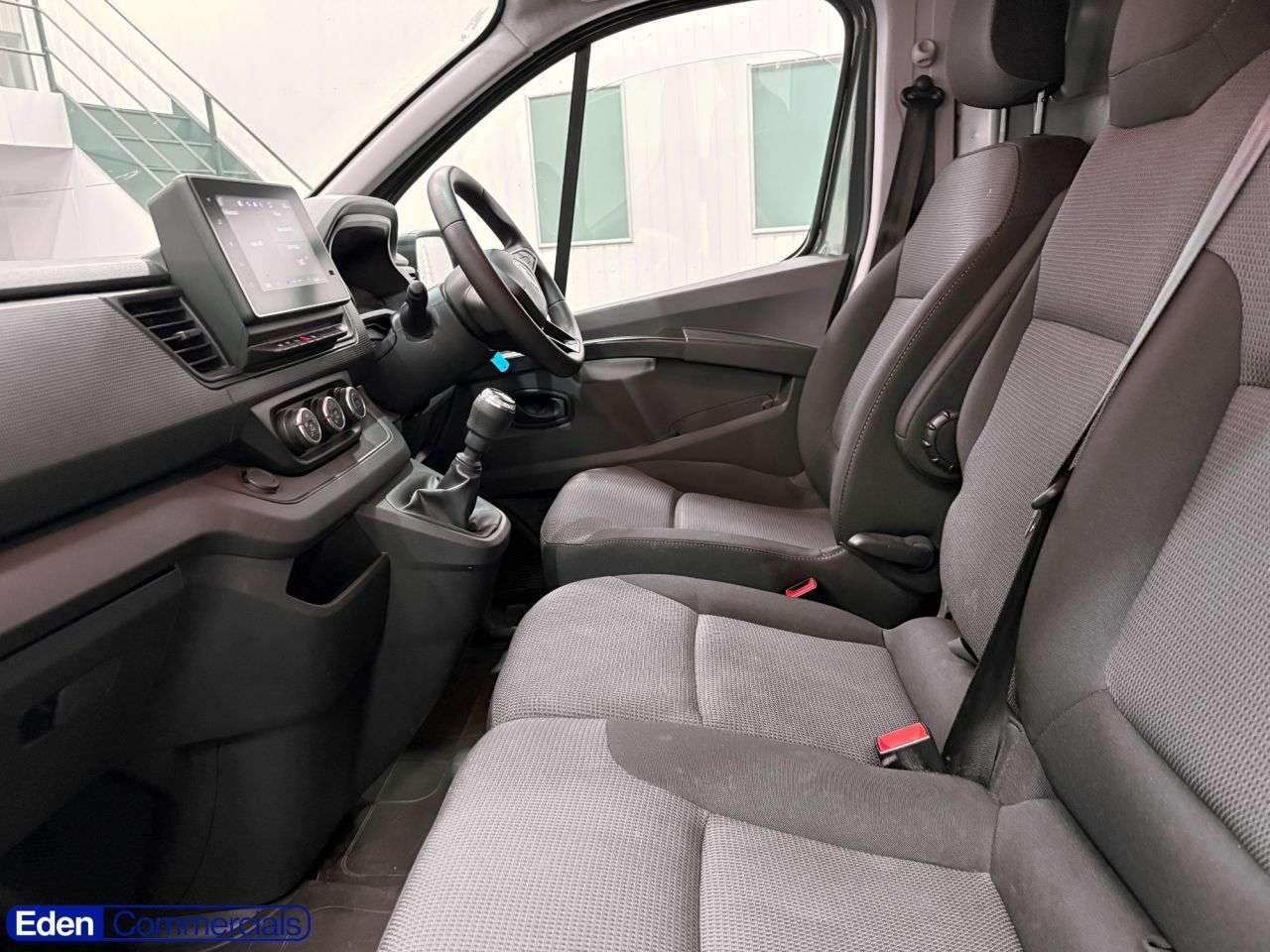 A 2023 RENAULT TRAFIC 2.0 dCi Blue SL30 Advance Panel Van 5dr Diesel Manual L1 H1 Euro 6 (s/s) (1 A 2023 RENAULT TRAFIC 2.0 dCi Blue SL30 Advance Panel Van 5dr Diesel Manual L1 H1 Euro 6 (s/s) (1