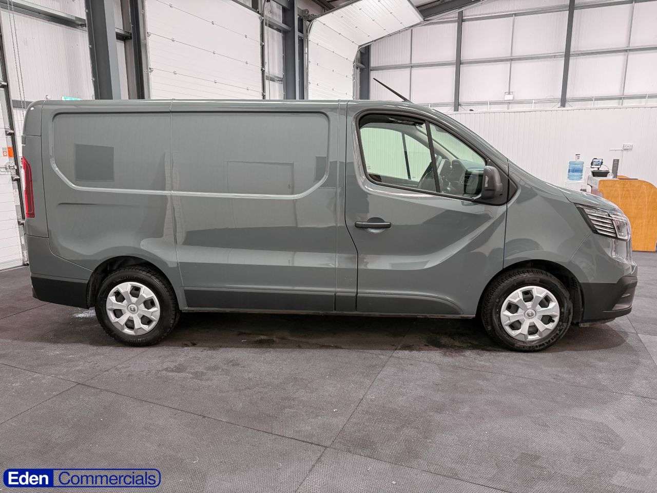 A 2023 RENAULT TRAFIC 2.0 dCi Blue SL30 Advance Panel Van 5dr Diesel Manual L1 H1 Euro 6 (s/s) (1 A 2023 RENAULT TRAFIC 2.0 dCi Blue SL30 Advance Panel Van 5dr Diesel Manual L1 H1 Euro 6 (s/s) (1