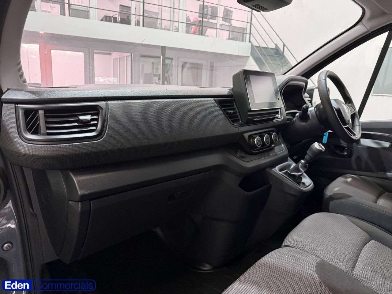 A 2023 RENAULT TRAFIC 2.0 dCi Blue SL30 Advance Panel Van 5dr Diesel Manual L1 H1 Euro 6 (s/s) (1 A 2023 RENAULT TRAFIC 2.0 dCi Blue SL30 Advance Panel Van 5dr Diesel Manual L1 H1 Euro 6 (s/s) (1