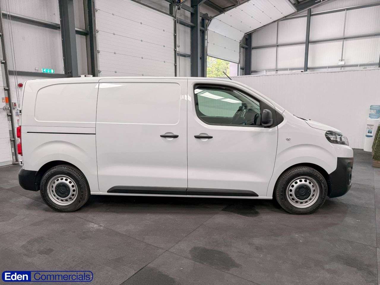A 2023 CITROEN E-DISPATCH e 1000 75 kWh Enterprise Edition M Panel Van 6dr Electric Auto MWB (7.4kW C A 2023 CITROEN E-DISPATCH e 1000 75 kWh Enterprise Edition M Panel Van 6dr Electric Auto MWB (7.4kW C