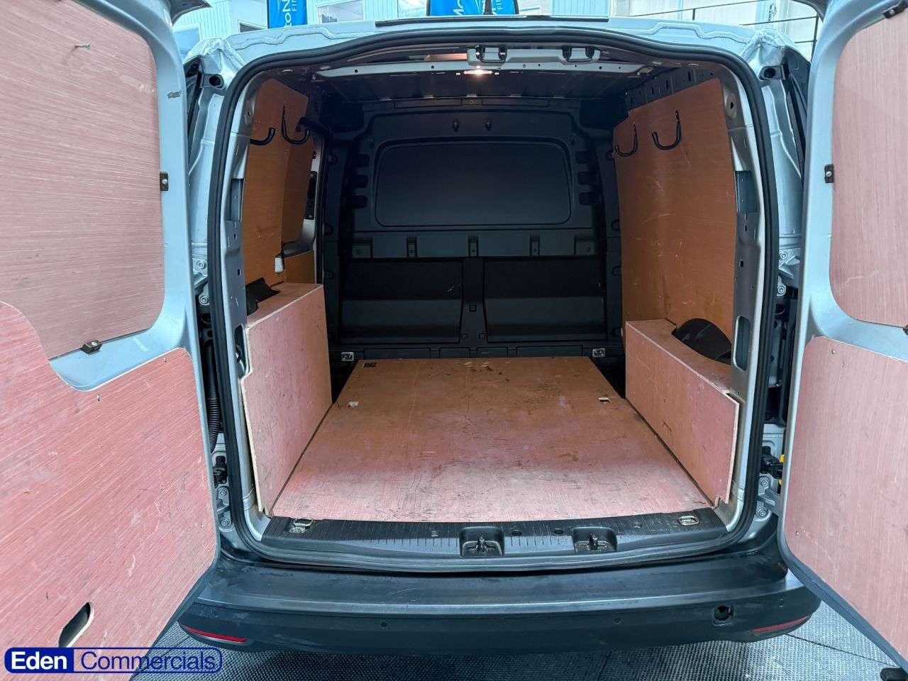 A 2025 FORD TRANSIT CONNECT 2.0 220 EcoBlue Trend L1 Euro 6 (s/s) (102 ps) FORD WARRANTY APRIL 2028 A 2025 FORD TRANSIT CONNECT 2.0 220 EcoBlue Trend L1 Euro 6 (s/s) (102 ps) FORD WARRANTY APRIL 2028