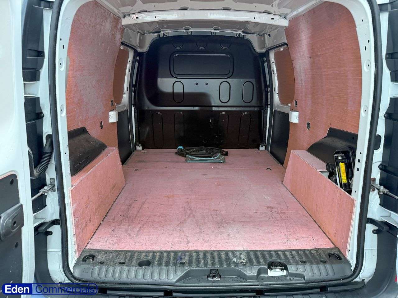 A 2020 RENAULT KANGOO MAXI ZE LL21 33kWh Business Crew Van 4dr Electric Auto L3 H1 (i) (60 ps) A 2020 RENAULT KANGOO MAXI ZE LL21 33kWh Business Crew Van 4dr Electric Auto L3 H1 (i) (60 ps)