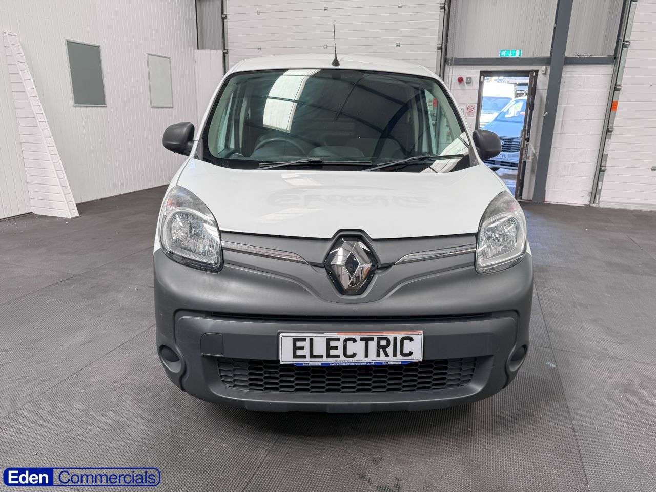 A 2020 RENAULT KANGOO MAXI ZE LL21 33kWh Business Crew Van 4dr Electric Auto L3 H1 (i) (60 ps) A 2020 RENAULT KANGOO MAXI ZE LL21 33kWh Business Crew Van 4dr Electric Auto L3 H1 (i) (60 ps)