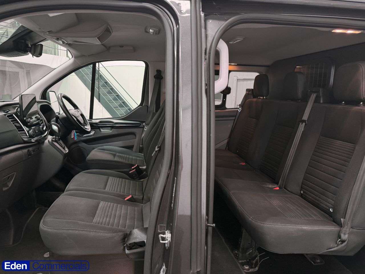 A 2022 FORD TRANSIT CUSTOM 2.0 320 EcoBlue Limited Crew Van Auto L1 H1 Euro 6 (170 ps) AIR CON + 6 SEA A 2022 FORD TRANSIT CUSTOM 2.0 320 EcoBlue Limited Crew Van Auto L1 H1 Euro 6 (170 ps) AIR CON + 6 SEA