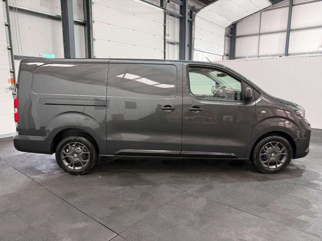 A 2026 VAUXHALL VIVARO 2.2 Pro XL LWB Euro 6 (s/s) (150 ps) BRAND NEW / PRE REG A 2026 VAUXHALL VIVARO 2.2 Pro XL LWB Euro 6 (s/s) (150 ps) BRAND NEW / PRE REG