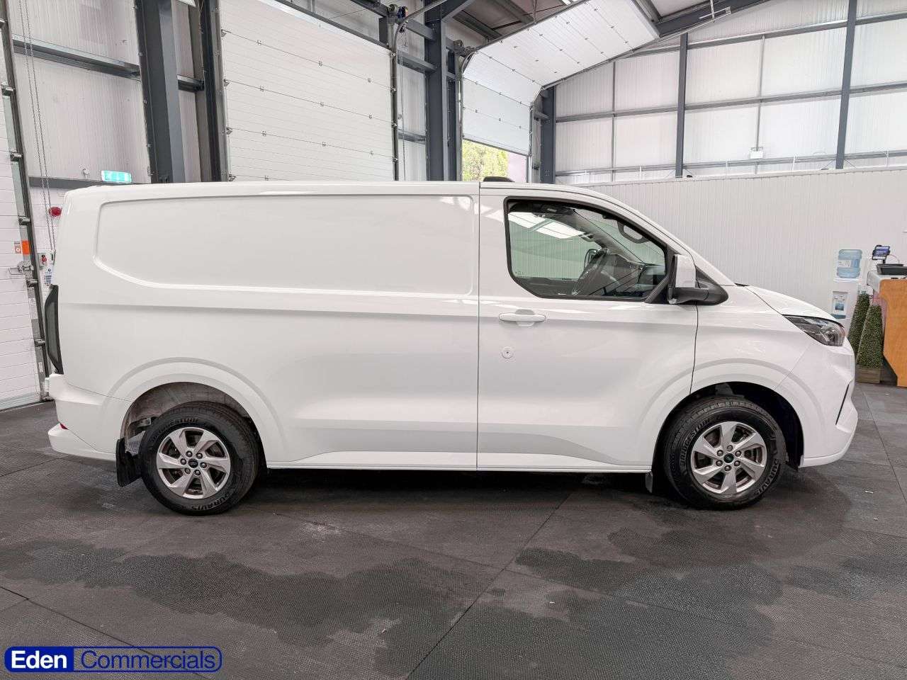 A 2025 FORD TRANSIT CUSTOM 2.0 280 EcoBlue Limited Panel Van 5dr Diesel Manual L1 H1 Euro 6 (s/s) (136 A 2025 FORD TRANSIT CUSTOM 2.0 280 EcoBlue Limited Panel Van 5dr Diesel Manual L1 H1 Euro 6 (s/s) (136