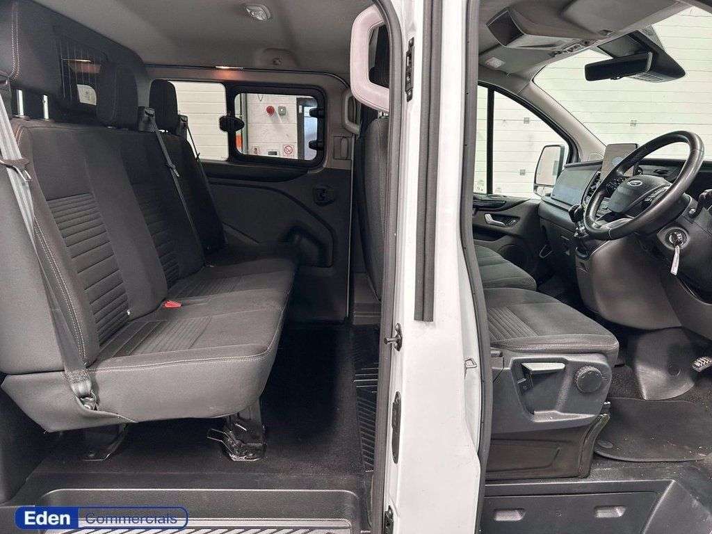 A 2022 FORD TRANSIT CUSTOM 2.0 320 EcoBlue Limited Crew Van Double Cab 5dr Diesel Auto L2 H1 Euro 6 (1 A 2022 FORD TRANSIT CUSTOM 2.0 320 EcoBlue Limited Crew Van Double Cab 5dr Diesel Auto L2 H1 Euro 6 (1
