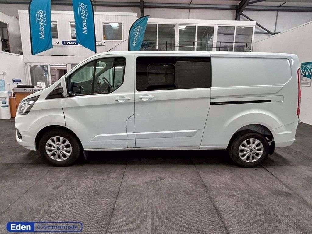 A 2022 FORD TRANSIT CUSTOM 2.0 320 EcoBlue Limited Crew Van Double Cab 5dr Diesel Auto L2 H1 Euro 6 (1 A 2022 FORD TRANSIT CUSTOM 2.0 320 EcoBlue Limited Crew Van Double Cab 5dr Diesel Auto L2 H1 Euro 6 (1