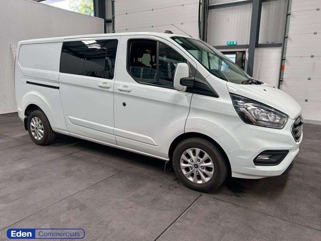 A 2022 FORD TRANSIT CUSTOM 2.0 320 EcoBlue Limited Crew Van Double Cab 5dr Diesel Auto L2 H1 Euro 6 (1 A 2022 FORD TRANSIT CUSTOM 2.0 320 EcoBlue Limited Crew Van Double Cab 5dr Diesel Auto L2 H1 Euro 6 (1