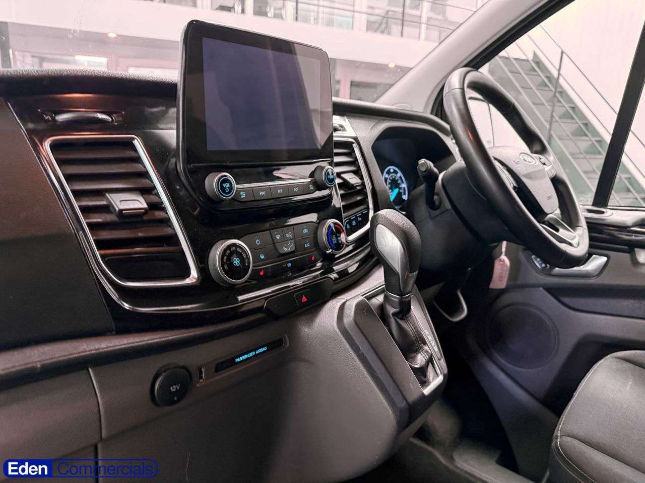 A 2022 FORD TRANSIT CUSTOM 2.0 320 EcoBlue Limited Crew Van Double Cab Auto L1 H1 Euro 6 (170 ps) AIR A 2022 FORD TRANSIT CUSTOM 2.0 320 EcoBlue Limited Crew Van Double Cab Auto L1 H1 Euro 6 (170 ps) AIR
