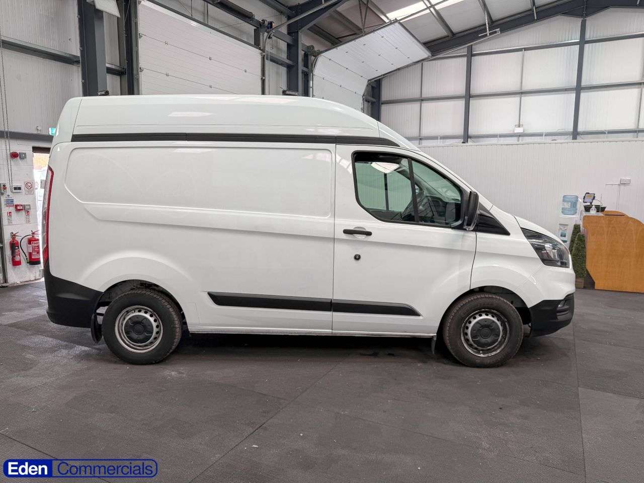 A 2019 FORD TRANSIT CUSTOM 2.0 300 EcoBlue L1 H2 Euro 6 (105 ps) * EX VIRGIN MEDIA * EX VIRGIN MEDIA + A 2019 FORD TRANSIT CUSTOM 2.0 300 EcoBlue L1 H2 Euro 6 (105 ps) * EX VIRGIN MEDIA * EX VIRGIN MEDIA +