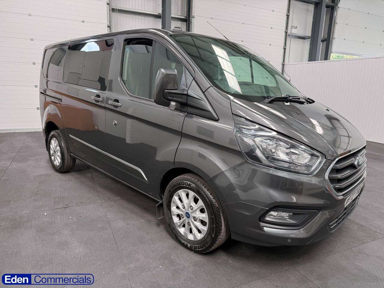 A 2022 FORD TRANSIT CUSTOM 2.0 320 EcoBlue Limited Crew Van Auto L1 H1 Euro 6 (170 ps) AIR CON + 6 SEA A 2022 FORD TRANSIT CUSTOM 2.0 320 EcoBlue Limited Crew Van Auto L1 H1 Euro 6 (170 ps) AIR CON + 6 SEA
