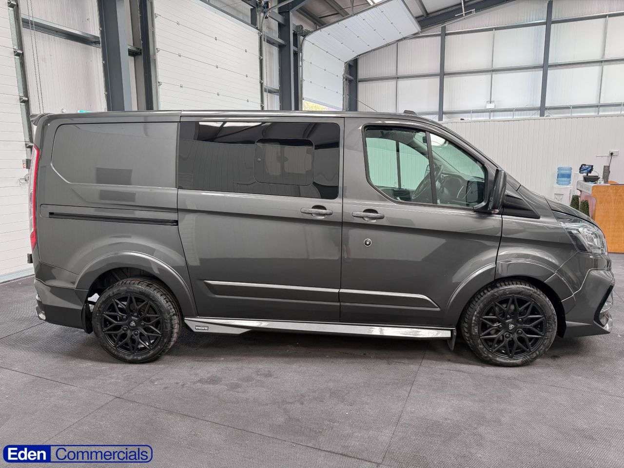 A 2023 FORD TRANSIT CUSTOM 2.0 320 EcoBlue Limited Crew Van Auto L1 H1 Euro 6 (170 ps) * 6 seats * AIR A 2023 FORD TRANSIT CUSTOM 2.0 320 EcoBlue Limited Crew Van Auto L1 H1 Euro 6 (170 ps) * 6 seats * AIR