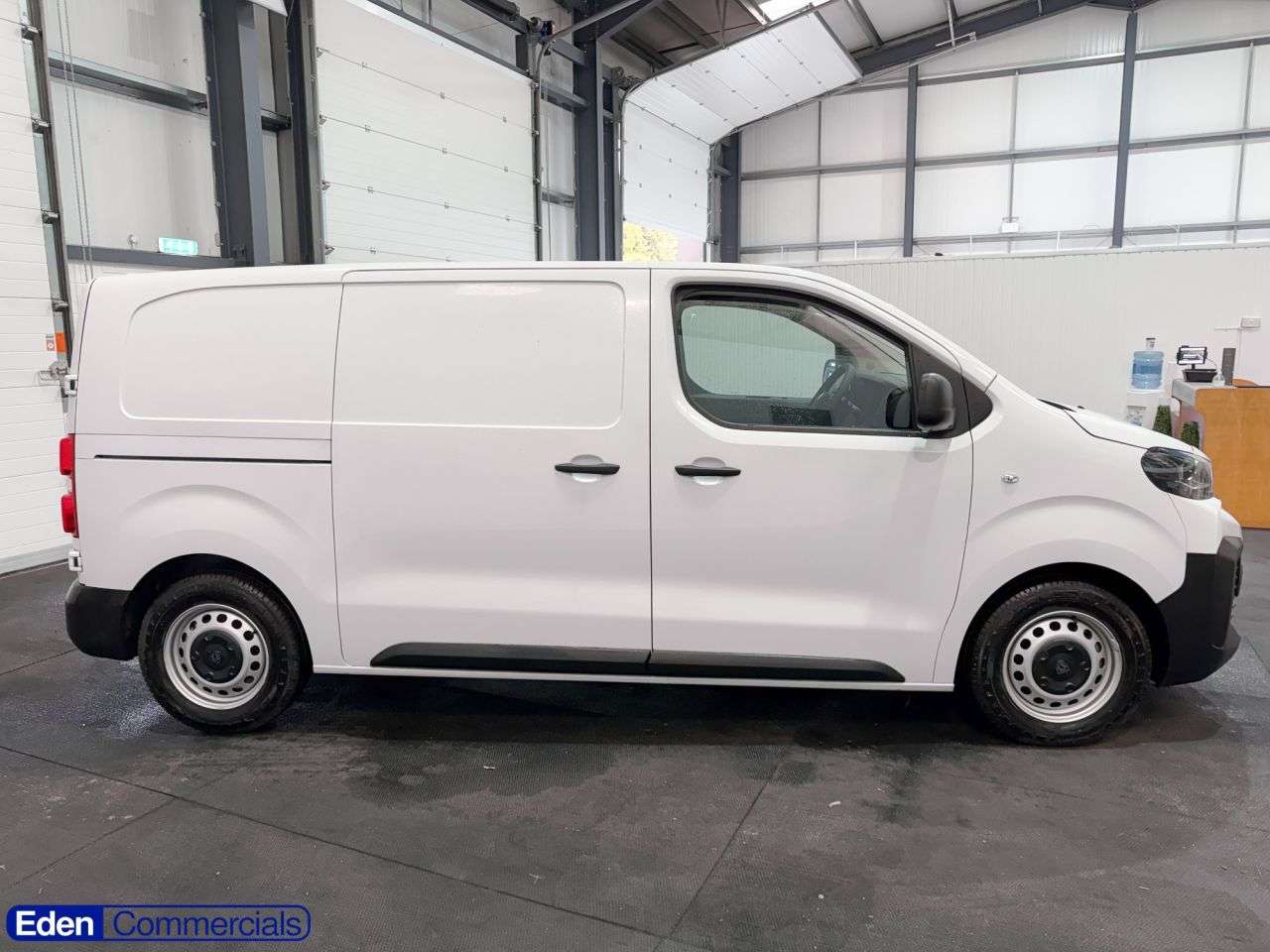 A 2024 PEUGEOT E-EXPERT 75kWh Professional Standard Panel Van 6dr Electric Auto MWB (11kW Charger) A 2024 PEUGEOT E-EXPERT 75kWh Professional Standard Panel Van 6dr Electric Auto MWB (11kW Charger)