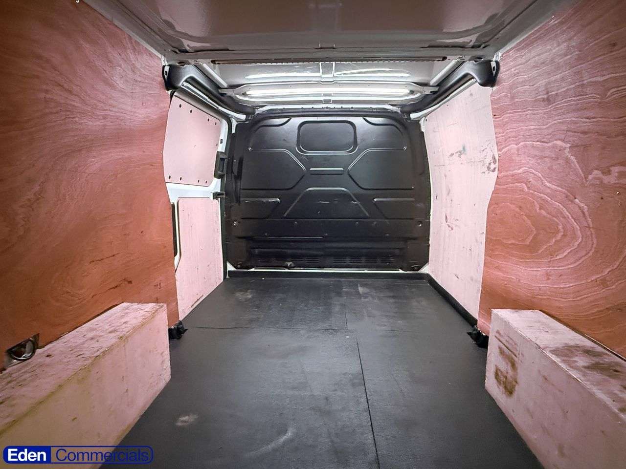 A 2023 FORD TRANSIT CUSTOM 2.0 300 EcoBlue Limited L2 H1 Euro 6 (s/s) (130 ps) A 2023 FORD TRANSIT CUSTOM 2.0 300 EcoBlue Limited L2 H1 Euro 6 (s/s) (130 ps)