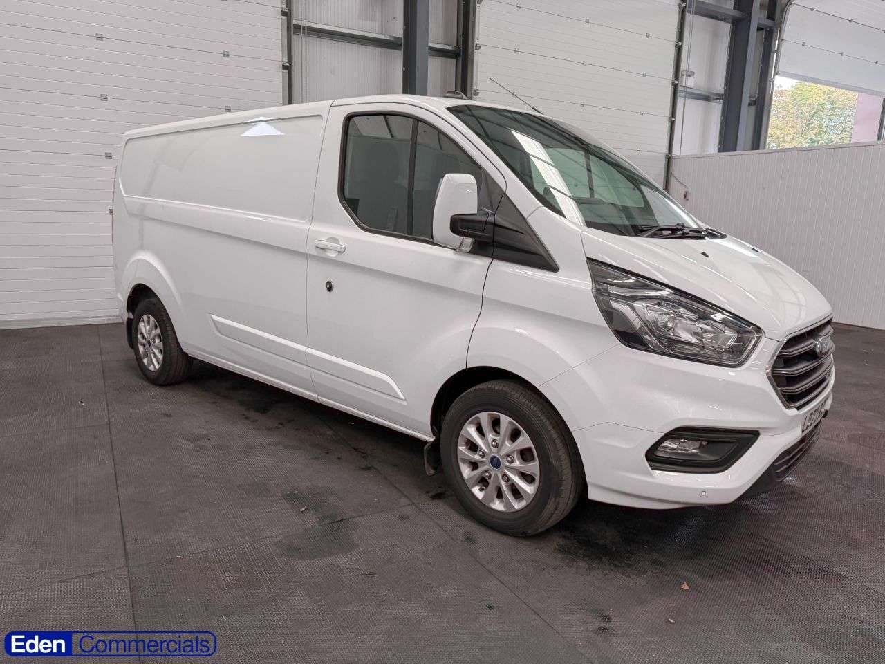A 2023 FORD TRANSIT CUSTOM 2.0 300 EcoBlue Limited L2 H1 Euro 6 (s/s) (130 ps) A 2023 FORD TRANSIT CUSTOM 2.0 300 EcoBlue Limited L2 H1 Euro 6 (s/s) (130 ps)