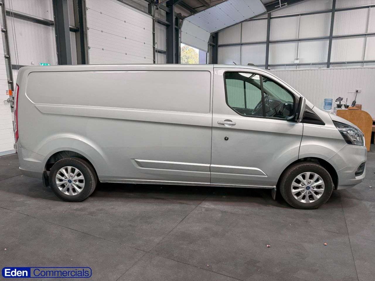 A 2023 FORD TRANSIT CUSTOM 2.0 300 EcoBlue Limited Panel Van 5dr Diesel Manual L2 H1 Euro 6 (s/s) (130 A 2023 FORD TRANSIT CUSTOM 2.0 300 EcoBlue Limited Panel Van 5dr Diesel Manual L2 H1 Euro 6 (s/s) (130