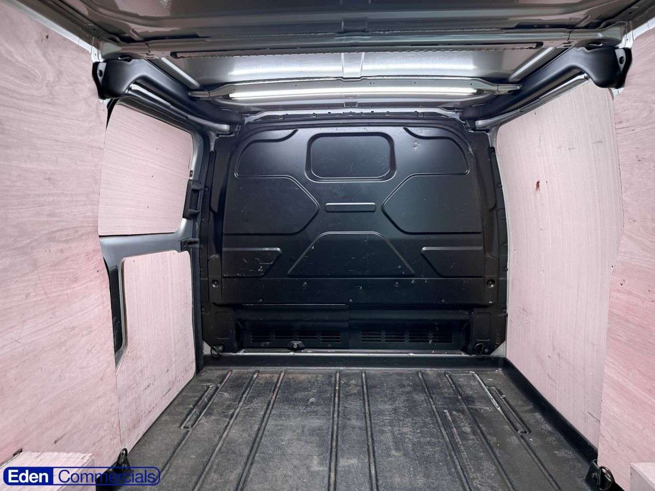 A 2023 FORD TRANSIT CUSTOM 2.0 300 EcoBlue Limited L2 H1 Euro 6 (s/s) (130 ps) AIR CON + HEATED SEATS A 2023 FORD TRANSIT CUSTOM 2.0 300 EcoBlue Limited L2 H1 Euro 6 (s/s) (130 ps) AIR CON + HEATED SEATS