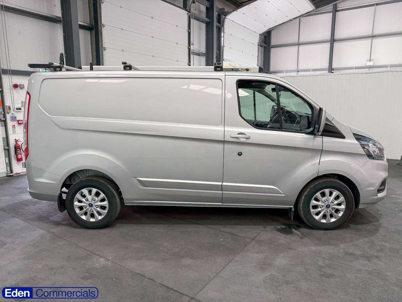 A 2022 FORD TRANSIT CUSTOM 2.0 300 EcoBlue Limited L1 H1 Euro 6 (s/s) (130 ps) A 2022 FORD TRANSIT CUSTOM 2.0 300 EcoBlue Limited L1 H1 Euro 6 (s/s) (130 ps)