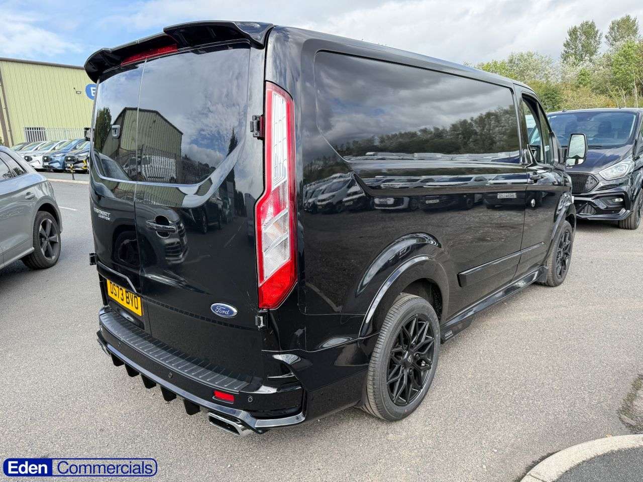 A 2023 FORD TRANSIT CUSTOM 2.0 300 EcoBlue Limited Panel Van L1 H1(130 ps) HEATED SEATS + AIR CON A 2023 FORD TRANSIT CUSTOM 2.0 300 EcoBlue Limited Panel Van L1 H1(130 ps) HEATED SEATS + AIR CON