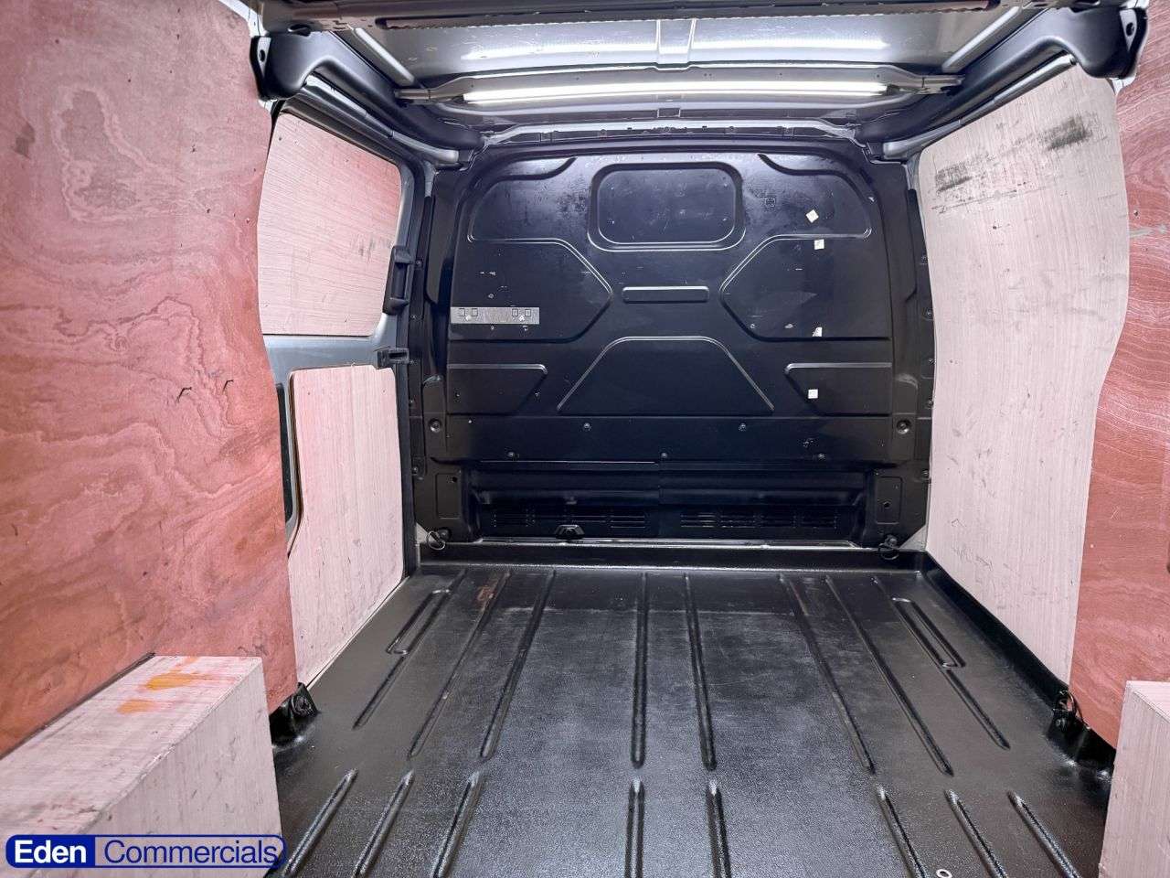 A 2023 FORD TRANSIT CUSTOM 2.0 300 EcoBlue Limited L2 H1 Euro 6 (s/s) (130 ps) A 2023 FORD TRANSIT CUSTOM 2.0 300 EcoBlue Limited L2 H1 Euro 6 (s/s) (130 ps)