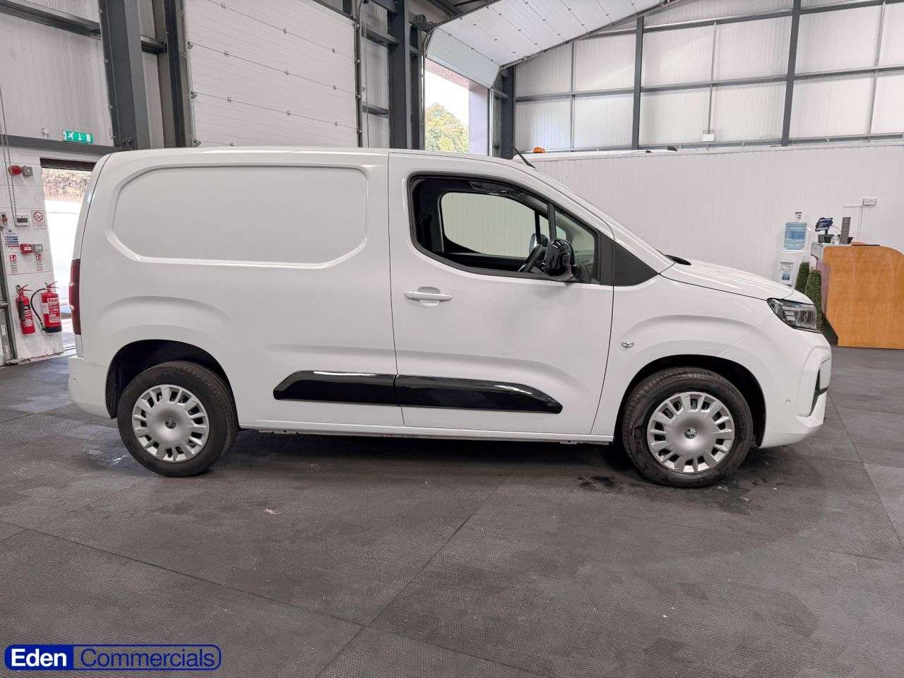 A 2024 VAUXHALL COMBO 1.5 Turbo D 2300 Pro Panel Van 5dr Diesel Manual SWB Euro 6 (s/s) (130 ps) A 2024 VAUXHALL COMBO 1.5 Turbo D 2300 Pro Panel Van 5dr Diesel Manual SWB Euro 6 (s/s) (130 ps)