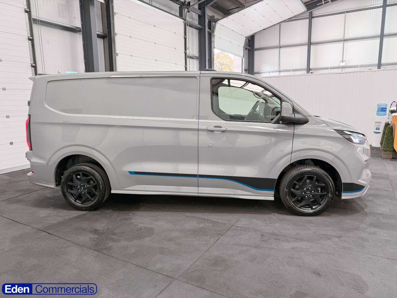 A 2025 FORD TRANSIT CUSTOM 2.0 320 EcoBlue Sport L1 H1 Euro 6 (s/s) (150 ps) FORD WARRANTY 2028 A 2025 FORD TRANSIT CUSTOM 2.0 320 EcoBlue Sport L1 H1 Euro 6 (s/s) (150 ps) FORD WARRANTY 2028