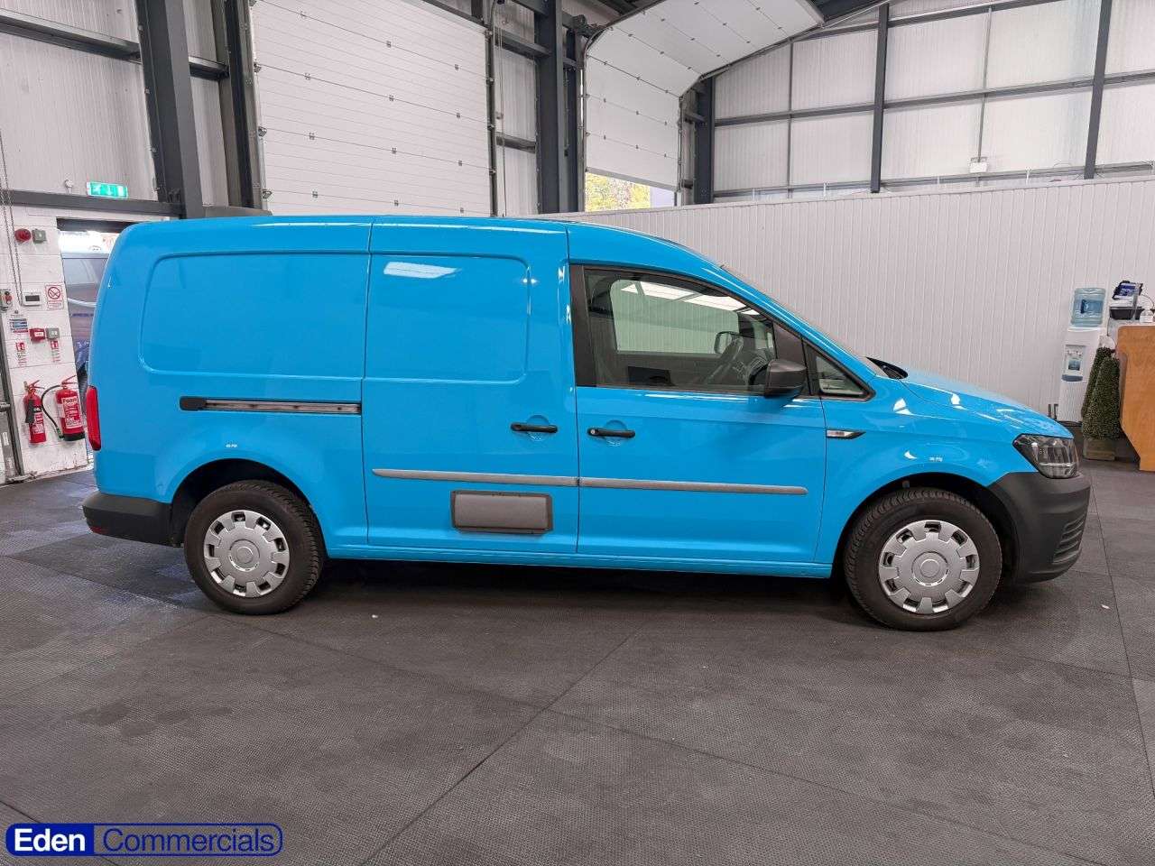 A 2016 VOLKSWAGEN CADDY MAXI 2.0 TDI C20 BlueMotion Tech Startline LWB Euro 6 (s/s) (102 ps) A 2016 VOLKSWAGEN CADDY MAXI 2.0 TDI C20 BlueMotion Tech Startline LWB Euro 6 (s/s) (102 ps)