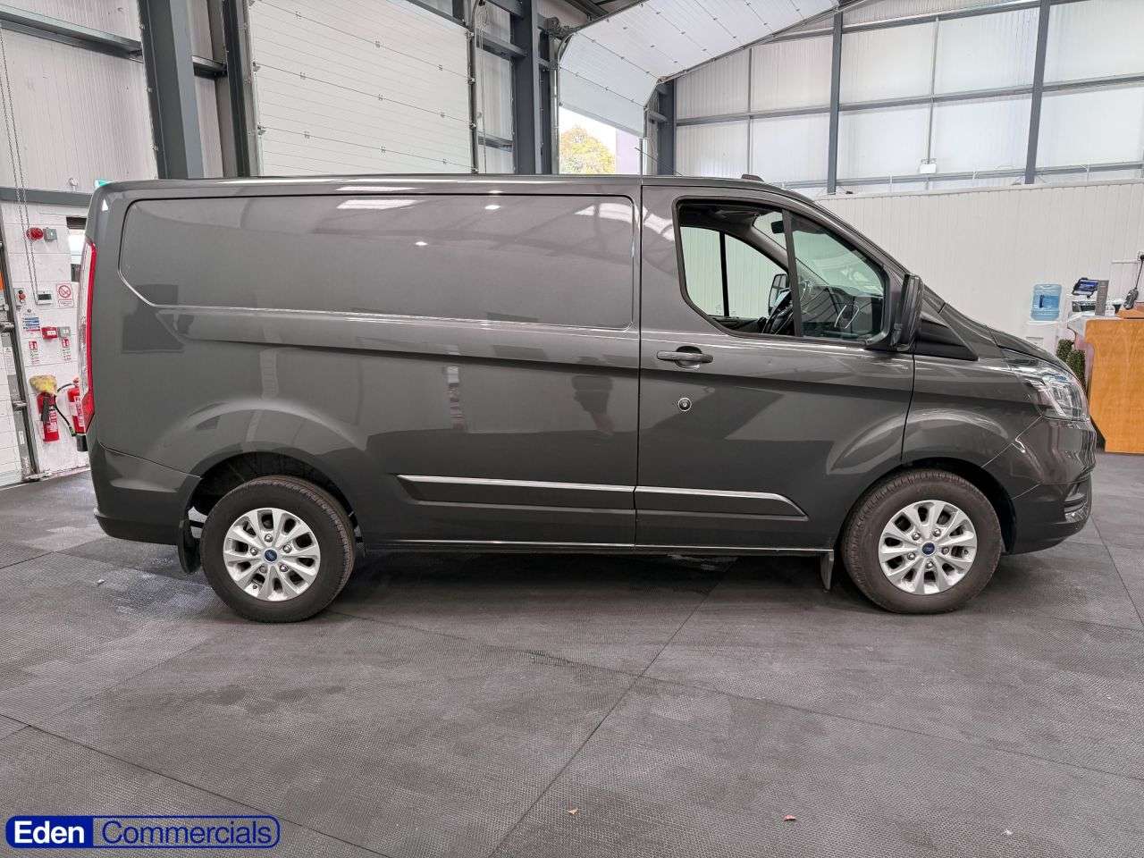 A 2023 FORD TRANSIT CUSTOM 2.0 280 EcoBlue Limited L1 H1 Euro 6 (s/s) (130 ps) AIR CON+ HEATED SEATS + A 2023 FORD TRANSIT CUSTOM 2.0 280 EcoBlue Limited L1 H1 Euro 6 (s/s) (130 ps) AIR CON+ HEATED SEATS +