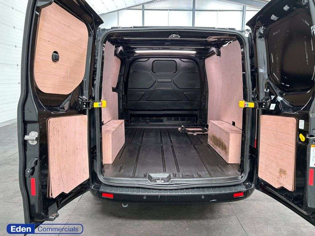 A 2023 FORD TRANSIT CUSTOM 2.0 300 EcoBlue Limited L1 H1 Euro 6 (s/s) (130 ps) AIR CON+ HEATED SEATS + A 2023 FORD TRANSIT CUSTOM 2.0 300 EcoBlue Limited L1 H1 Euro 6 (s/s) (130 ps) AIR CON+ HEATED SEATS +