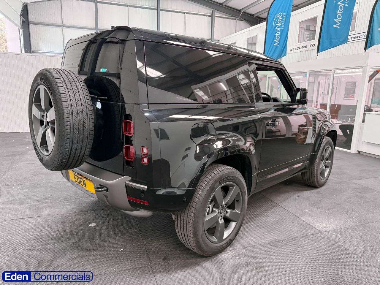 2025 LAND ROVER DEFENDER 90 2025 LAND ROVER DEFENDER 90