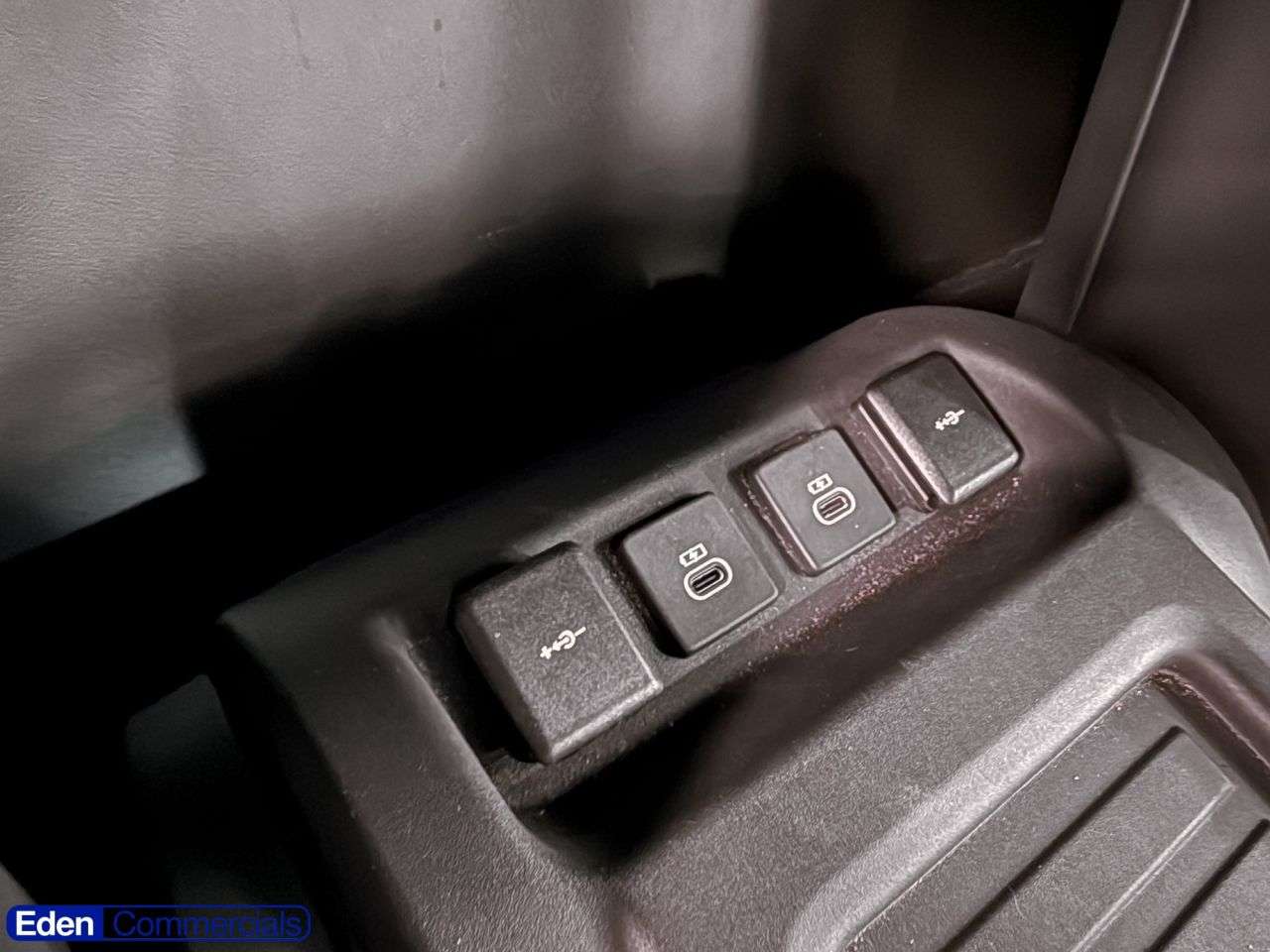 2025 LAND ROVER DEFENDER 90 2025 LAND ROVER DEFENDER 90