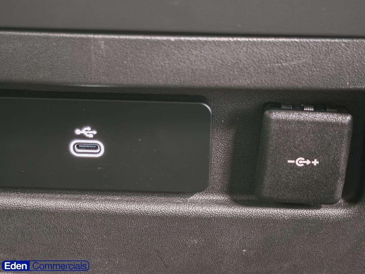 2025 LAND ROVER DEFENDER 90 2025 LAND ROVER DEFENDER 90