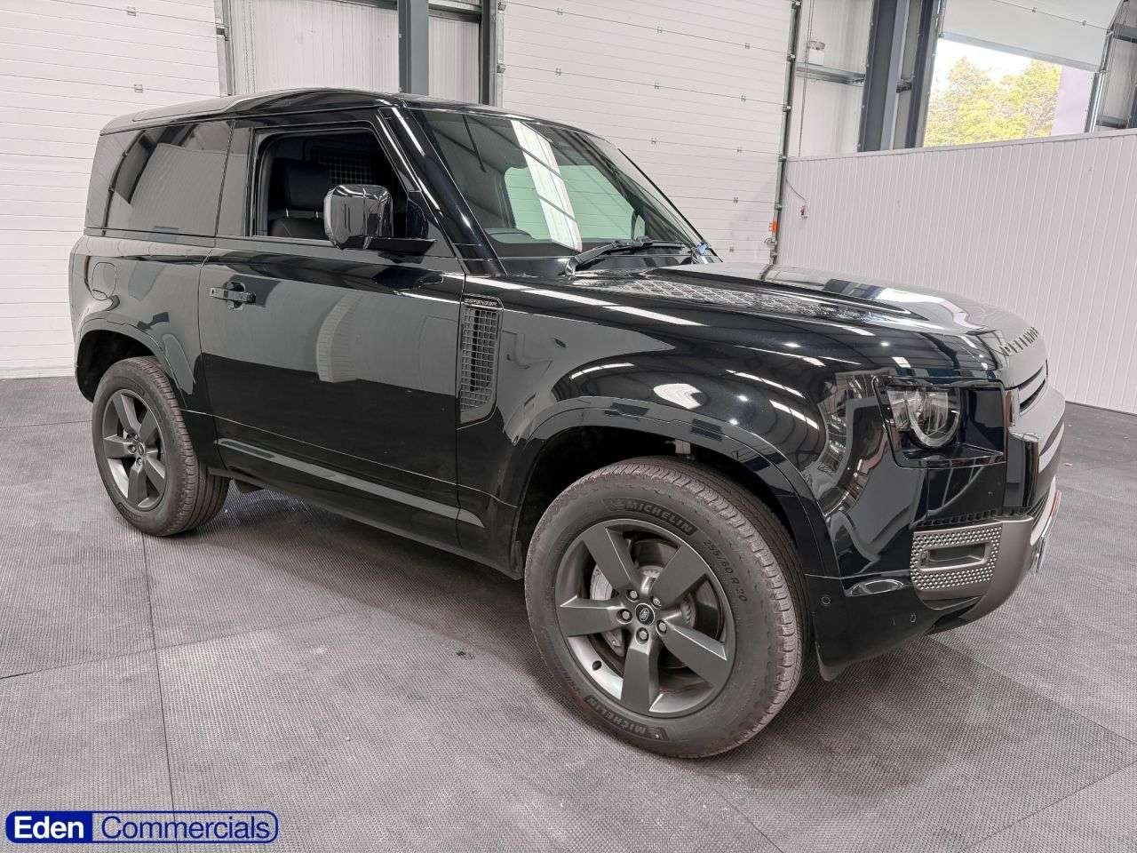 A 2025 LAND ROVER DEFENDER 90 3.0 D350 MHEV X-Dynamic HSE Hard Top SUV 3dr Diesel Auto 4WD SWB Euro 6 (s/ A 2025 LAND ROVER DEFENDER 90 3.0 D350 MHEV X-Dynamic HSE Hard Top SUV 3dr Diesel Auto 4WD SWB Euro 6 (s/
