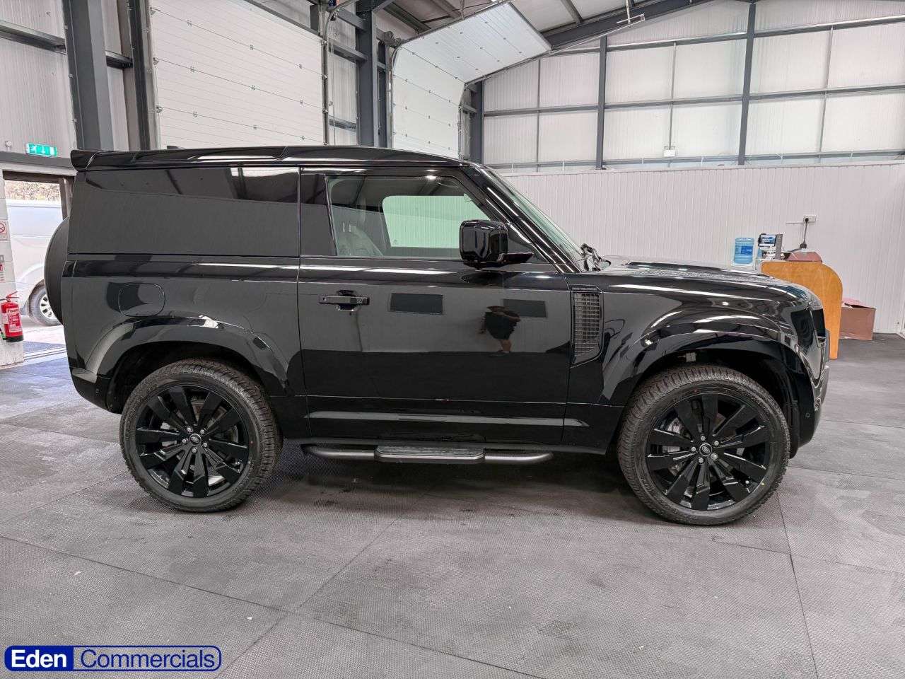 2025 LAND ROVER DEFENDER 90 2025 LAND ROVER DEFENDER 90