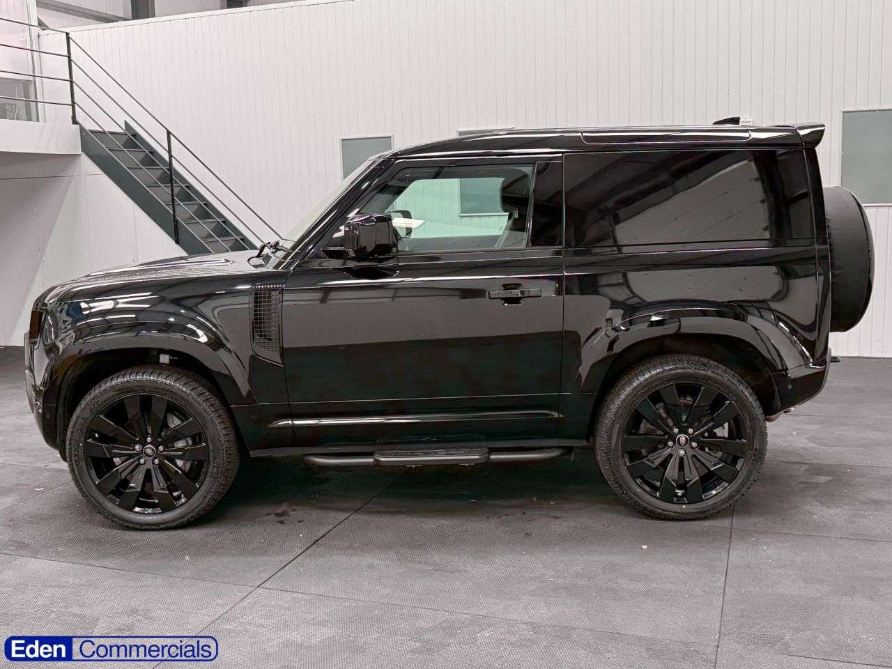 A 2025 LAND ROVER DEFENDER 90 3.0 D350 MHEV X-Dynamic HSE Hard Top SUV 3dr Diesel Auto 4WD SWB Euro 6 (s/ A 2025 LAND ROVER DEFENDER 90 3.0 D350 MHEV X-Dynamic HSE Hard Top SUV 3dr Diesel Auto 4WD SWB Euro 6 (s/