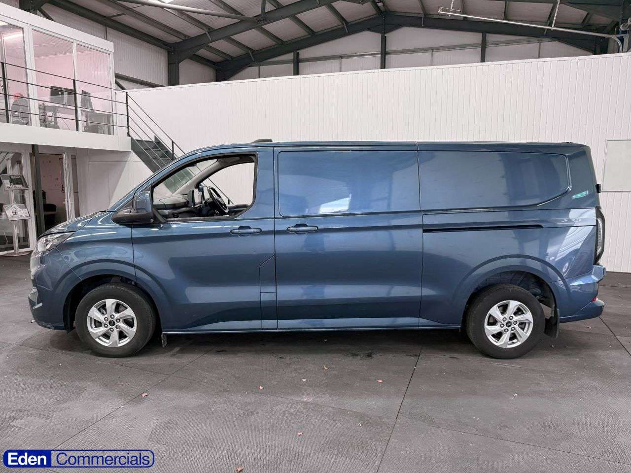 A 2024 FORD TRANSIT CUSTOM 2.0 320 EcoBlue Limited Panel Van 5dr Diesel Manual L2 H1 Euro 6 (s/s) (136 A 2024 FORD TRANSIT CUSTOM 2.0 320 EcoBlue Limited Panel Van 5dr Diesel Manual L2 H1 Euro 6 (s/s) (136