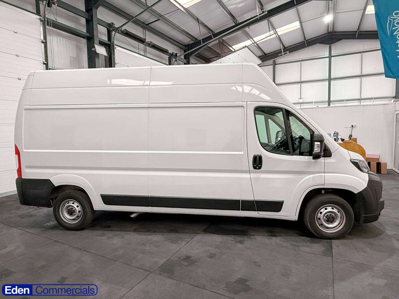 A 2025 PEUGEOT BOXER 2.2 BlueHDi 335 Professional L3 H3 Euro 6 (s/s) (140 ps) PEUGEOT WARRANTY M A 2025 PEUGEOT BOXER 2.2 BlueHDi 335 Professional L3 H3 Euro 6 (s/s) (140 ps) PEUGEOT WARRANTY M
