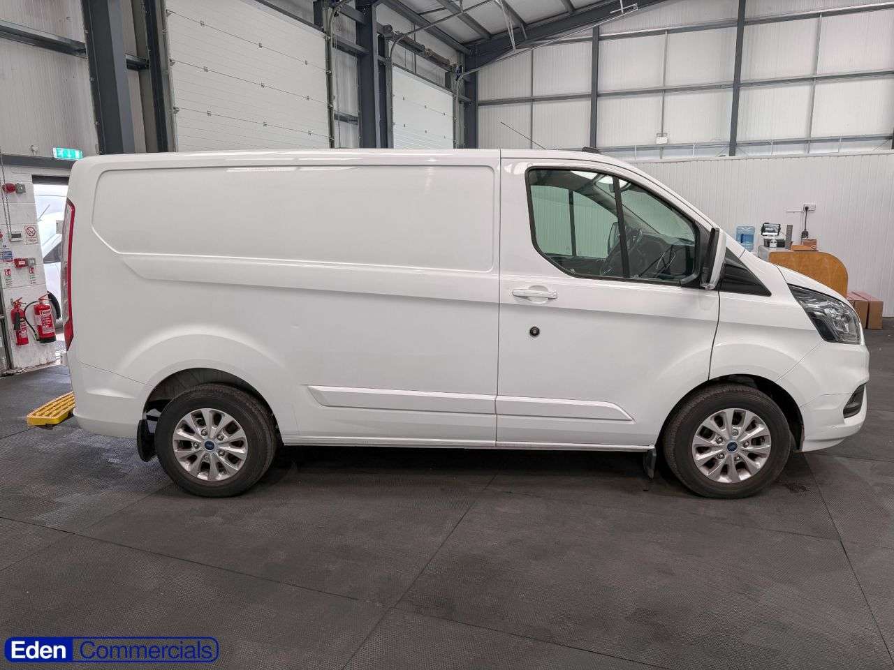A 2022 FORD TRANSIT CUSTOM 2.0 300 EcoBlue Limited Panel Van L1 H1 Euro 6 (s/s) (130 ps) HEATED SEATS A 2022 FORD TRANSIT CUSTOM 2.0 300 EcoBlue Limited Panel Van L1 H1 Euro 6 (s/s) (130 ps) HEATED SEATS