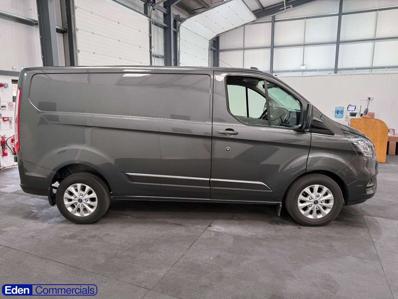 A 2023 FORD TRANSIT CUSTOM 2.0 280 EcoBlue Limited L1 H1 Euro 6 (s/s) (130 ps) AIR CON + HEATED SEATS A 2023 FORD TRANSIT CUSTOM 2.0 280 EcoBlue Limited L1 H1 Euro 6 (s/s) (130 ps) AIR CON + HEATED SEATS