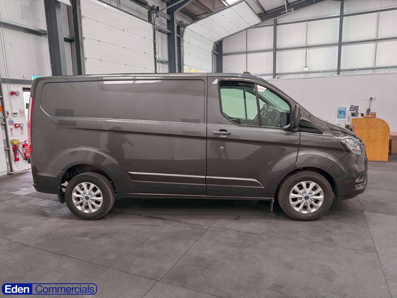 A 2023 FORD TRANSIT CUSTOM 2.0 280 EcoBlue Limited L1 H1 Euro 6 (s/s) (130 ps) AIR CON + HEATED SEATS A 2023 FORD TRANSIT CUSTOM 2.0 280 EcoBlue Limited L1 H1 Euro 6 (s/s) (130 ps) AIR CON + HEATED SEATS