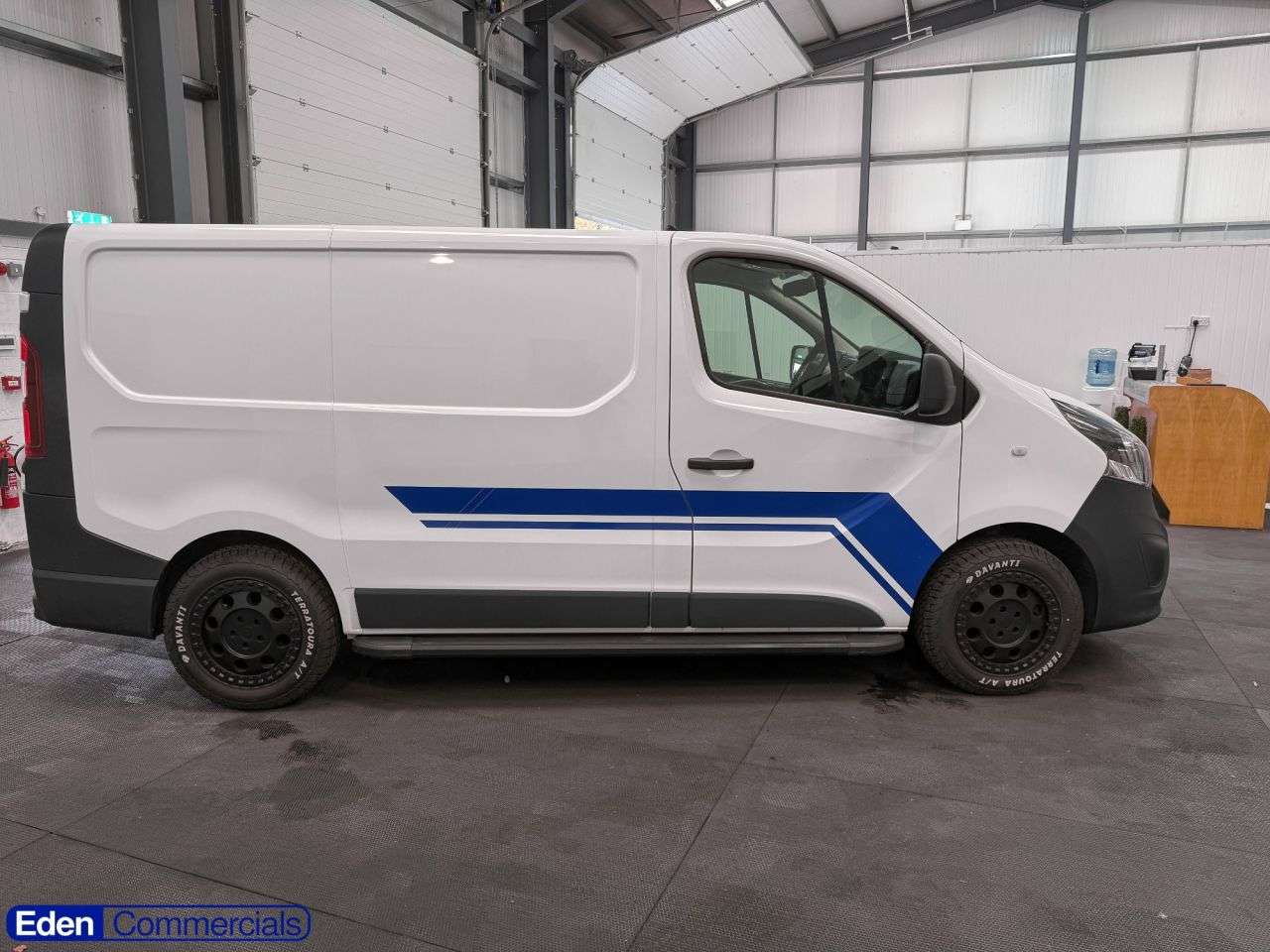 A 2017 VAUXHALL VIVARO 1.6 CDTi 2700 Panel Van 5dr Diesel Manual L1 H1 Euro 6 (120 ps) NO VAT TO A A 2017 VAUXHALL VIVARO 1.6 CDTi 2700 Panel Van 5dr Diesel Manual L1 H1 Euro 6 (120 ps) NO VAT TO A