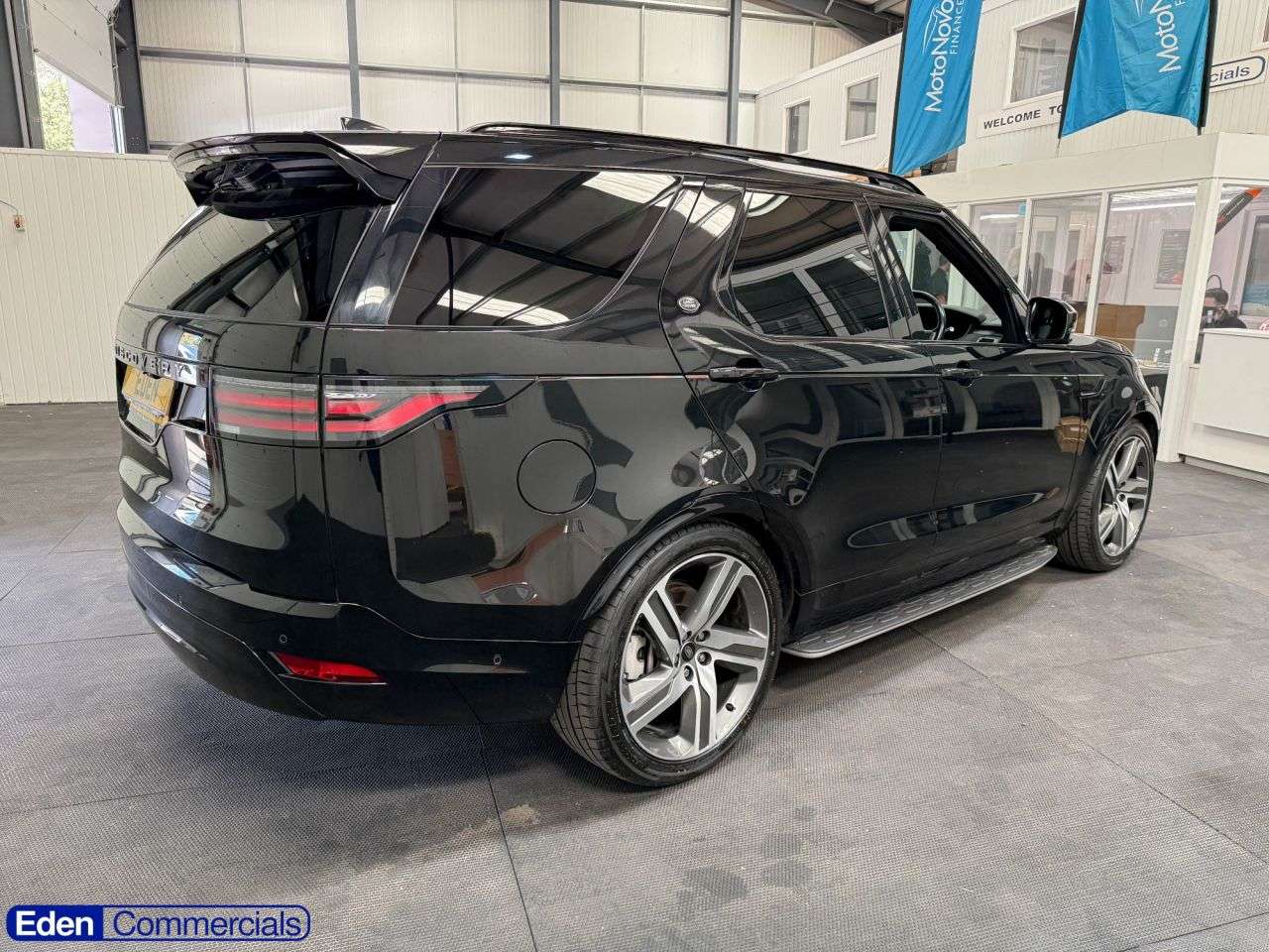 A 2023 LAND ROVER DISCOVERY 3.0 D300 MHEV Dynamic HSE SUV 5dr Diesel Auto 4WD Euro 6 (s/s) (300 ps) 1 y A 2023 LAND ROVER DISCOVERY 3.0 D300 MHEV Dynamic HSE SUV 5dr Diesel Auto 4WD Euro 6 (s/s) (300 ps) 1 y