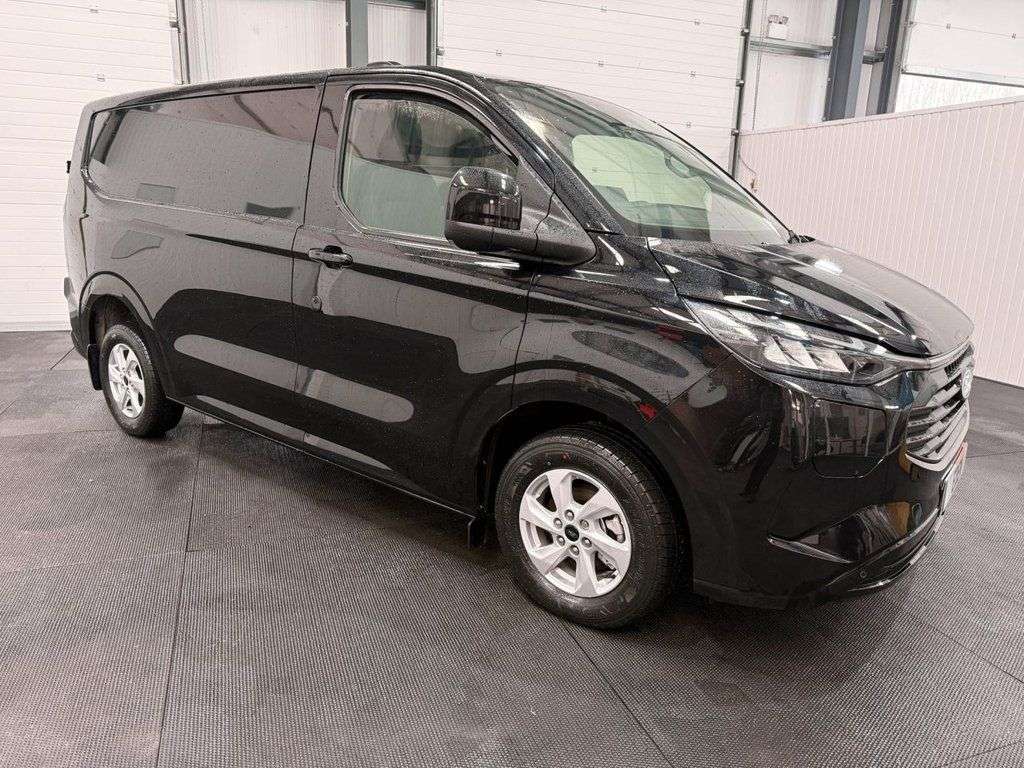 A 2025 FORD TRANSIT CUSTOM 2.0 320 EcoBlue Limited Panel Van 5dr Diesel Auto L1 H1 Euro 6 (s/s) (136 p A 2025 FORD TRANSIT CUSTOM 2.0 320 EcoBlue Limited Panel Van 5dr Diesel Auto L1 H1 Euro 6 (s/s) (136 p