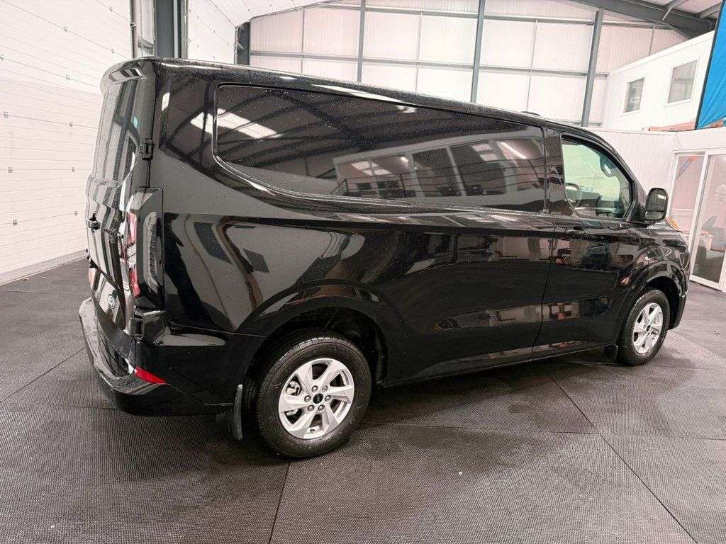 A 2025 FORD TRANSIT CUSTOM 2.0 320 EcoBlue Limited Panel Van 5dr Diesel Auto L1 H1 Euro 6 (s/s) (136 p A 2025 FORD TRANSIT CUSTOM 2.0 320 EcoBlue Limited Panel Van 5dr Diesel Auto L1 H1 Euro 6 (s/s) (136 p