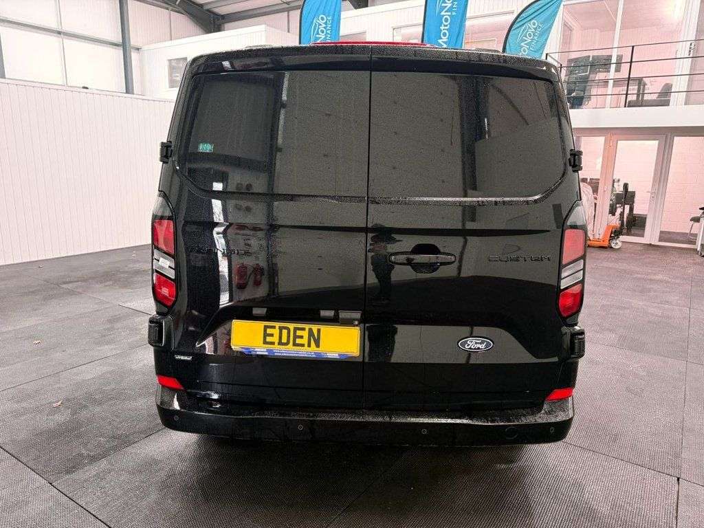 A 2025 FORD TRANSIT CUSTOM 2.0 320 EcoBlue Limited Panel Van 5dr Diesel Auto L1 H1 Euro 6 (s/s) (136 p A 2025 FORD TRANSIT CUSTOM 2.0 320 EcoBlue Limited Panel Van 5dr Diesel Auto L1 H1 Euro 6 (s/s) (136 p
