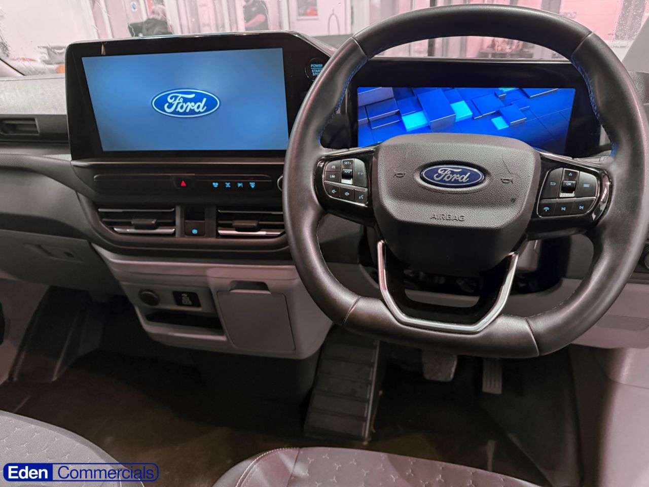 A 2025 FORD TRANSIT CUSTOM 2.0 320 EcoBlue Limited Auto L1 H1 Euro 6 (s/s) (136 ps) FORD WARRANTY JULY A 2025 FORD TRANSIT CUSTOM 2.0 320 EcoBlue Limited Auto L1 H1 Euro 6 (s/s) (136 ps) FORD WARRANTY JULY